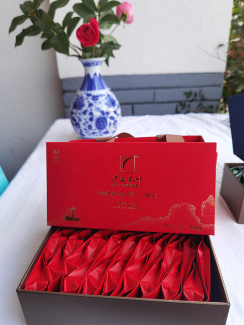 【大別山精神系列一特級信陽紅茶伴手禮（匠心）】大別山脈、核心產(chǎn)區(qū)、高山茶園、匠心制作  980元/盒