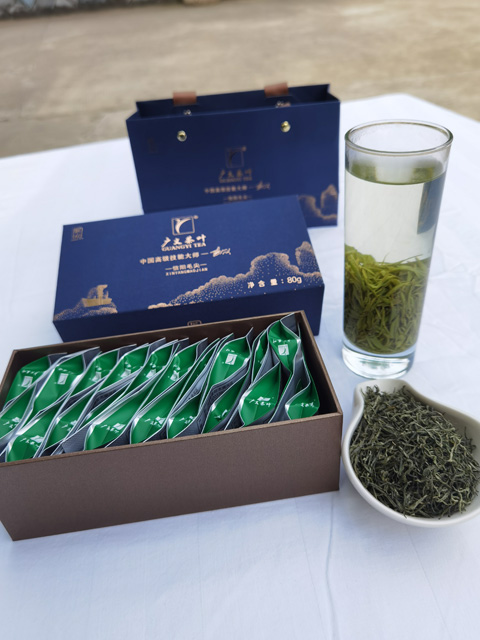 【大別山精神系列一珍品信陽(yáng)毛尖茶伴手禮（匠心）】大別山脈、核心產(chǎn)區(qū)、高山茶園、匠心制作  980元/盒